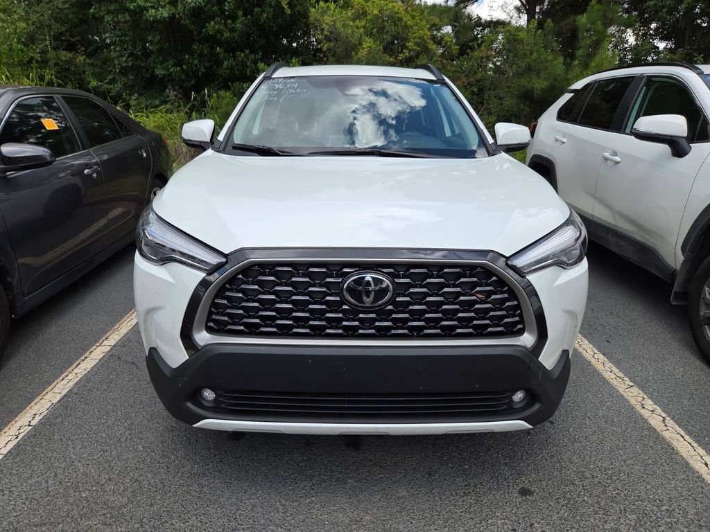 Certified 2023 Toyota Corolla Cross XLE FWD image 2