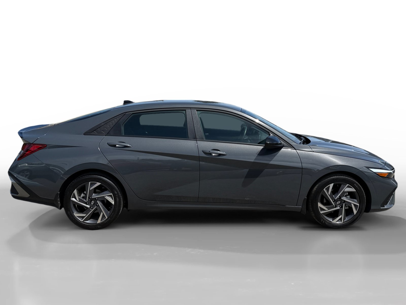Certified 2025 Hyundai Elantra Sport FWD image 6