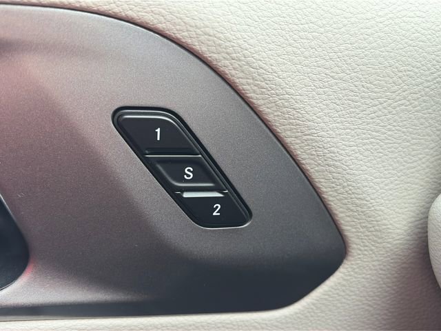 Used 2024 Chrysler Pacifica Touring-L FWD image 48