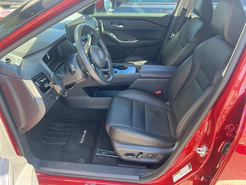 Used 2024 Nissan Rogue SL w/ SL Premium Package image 8