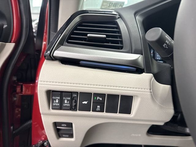 New 2026 Honda Odyssey Touring image 14