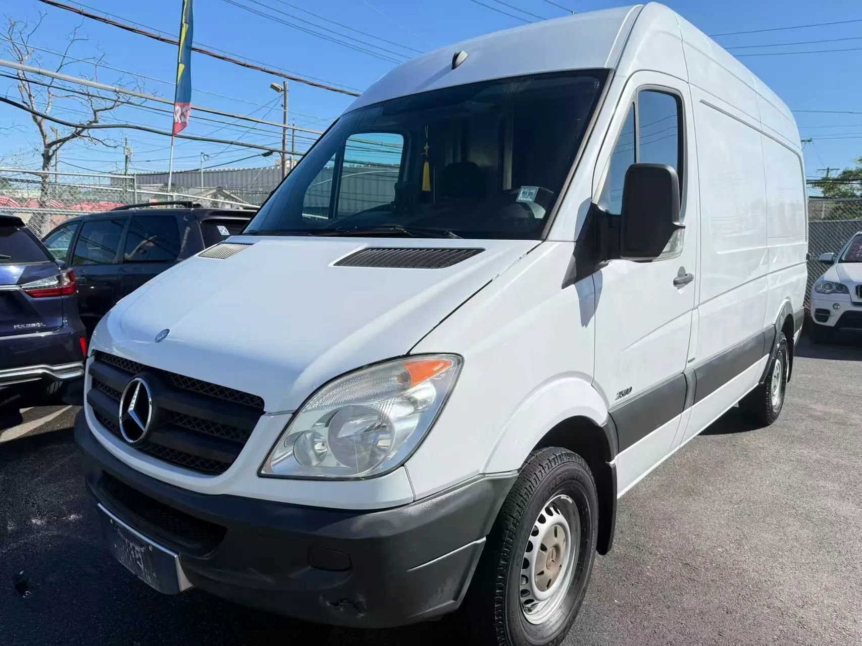 Used 2012 Mercedes-Benz Sprinter 2500 image 2