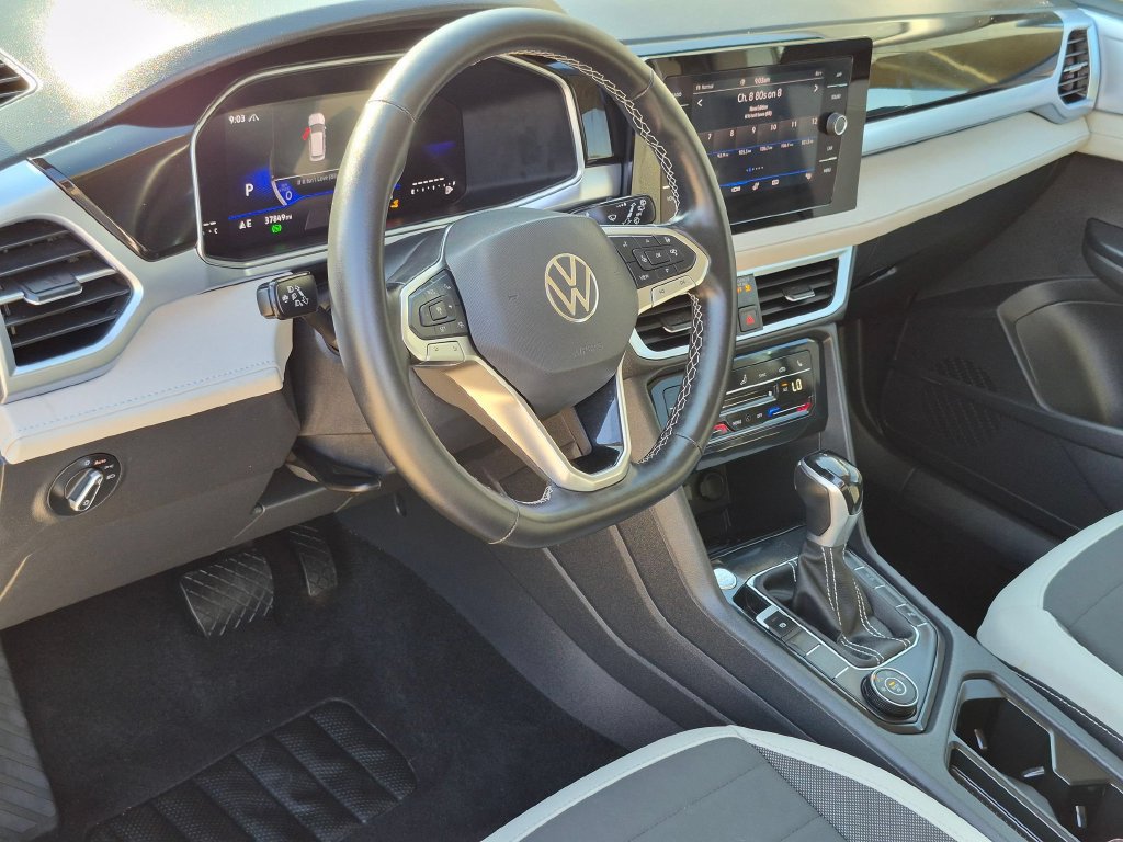 Used 2025 Volkswagen Taos SE AWD/4WD image 15