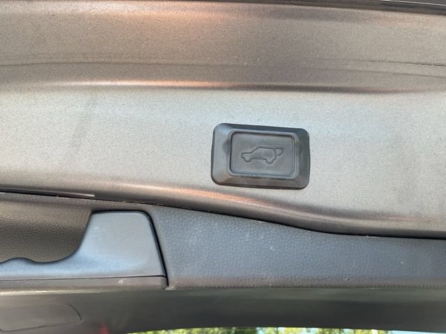 Used 2021 Toyota RAV4 XLE Premium FWD image 14