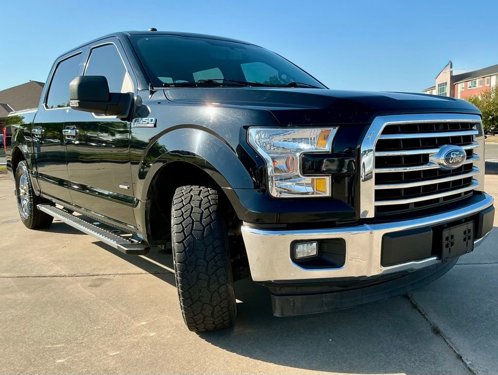 Used 2017 Ford F150 XLT w/ Equipment Group 302A Luxury RWD image 3
