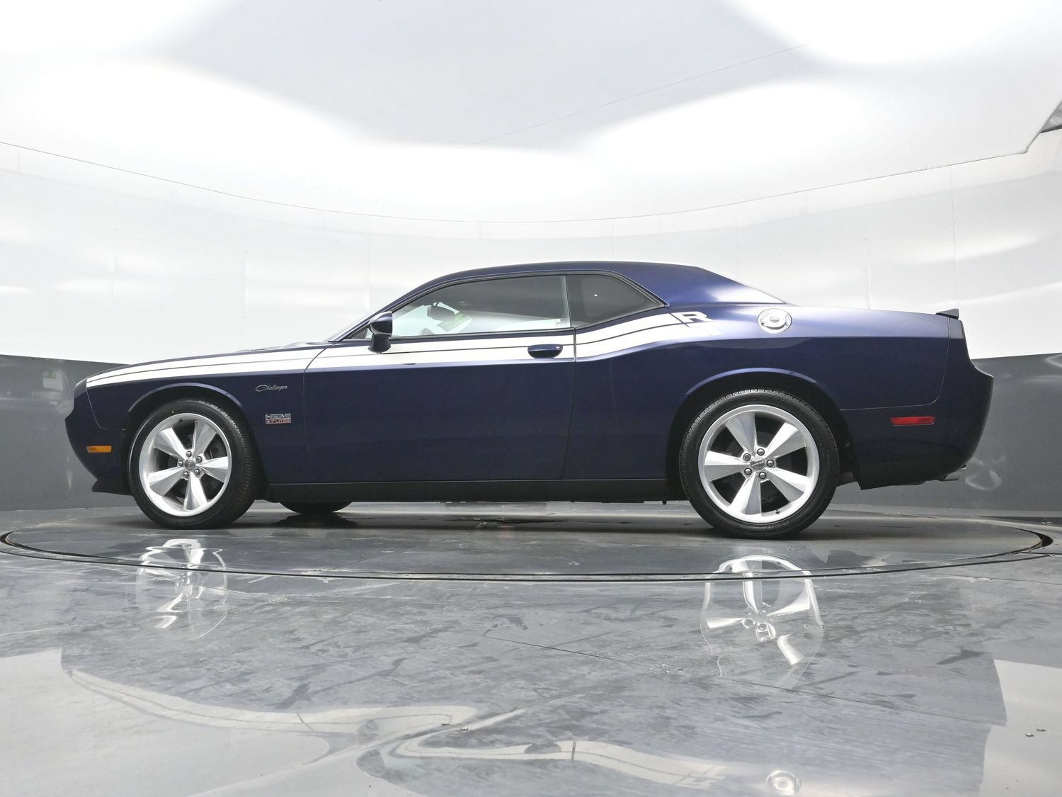Used 2014 Dodge Challenger R/T RWD image 27