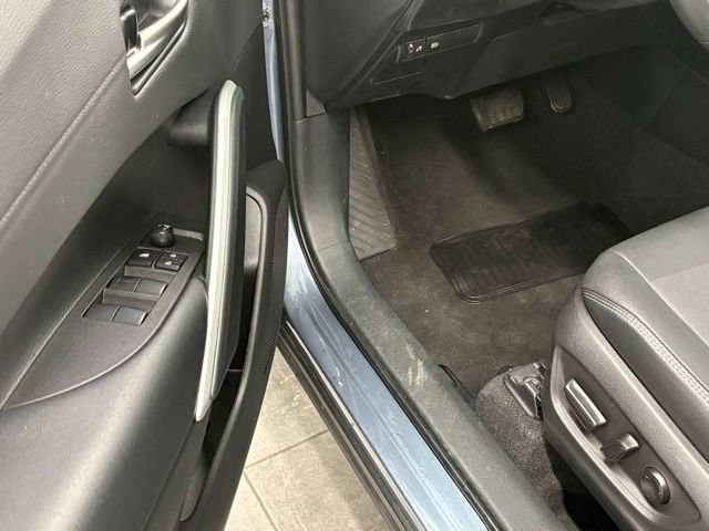 Used 2025 Toyota Corolla Cross XLE FWD image 10