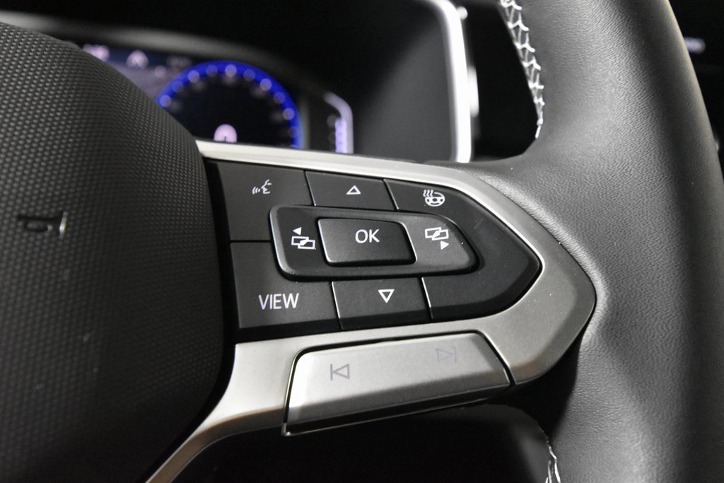 New 2025 Volkswagen Taos SEL image 19