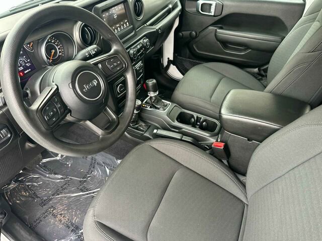 Used 2023 Jeep Gladiator Sport image 10