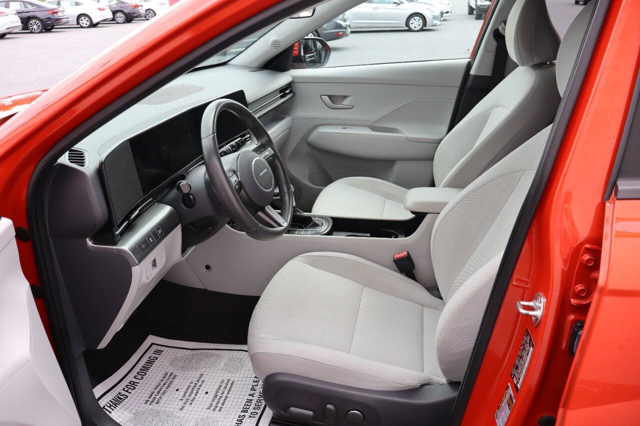 Used 2024 Hyundai Kona SEL AWD/4WD image 6