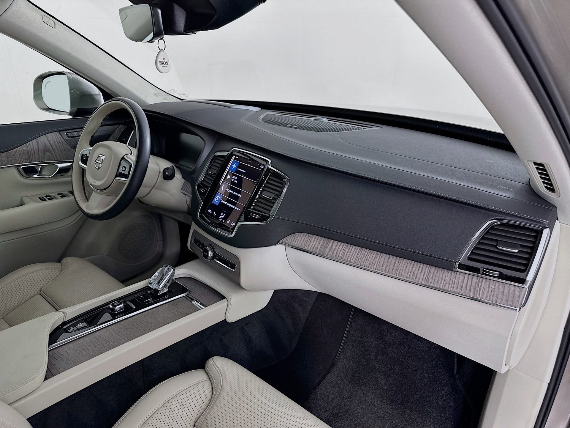 Used 2022 Volvo XC90 T8 Inscription w/ Advanced Package image 33