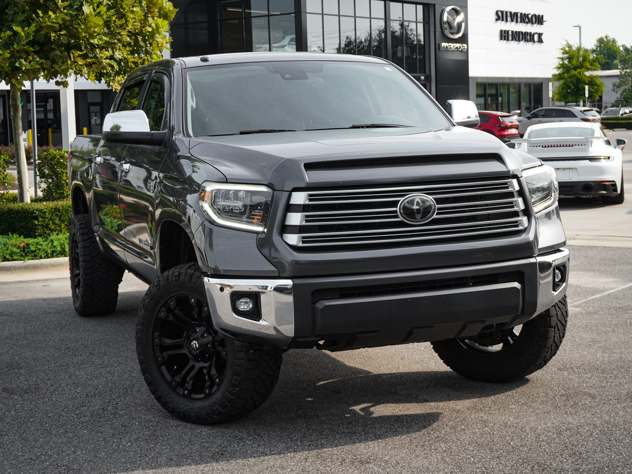 Used 2018 Toyota Tundra Limited w/ Limited Premium Package AWD/4WD image 2