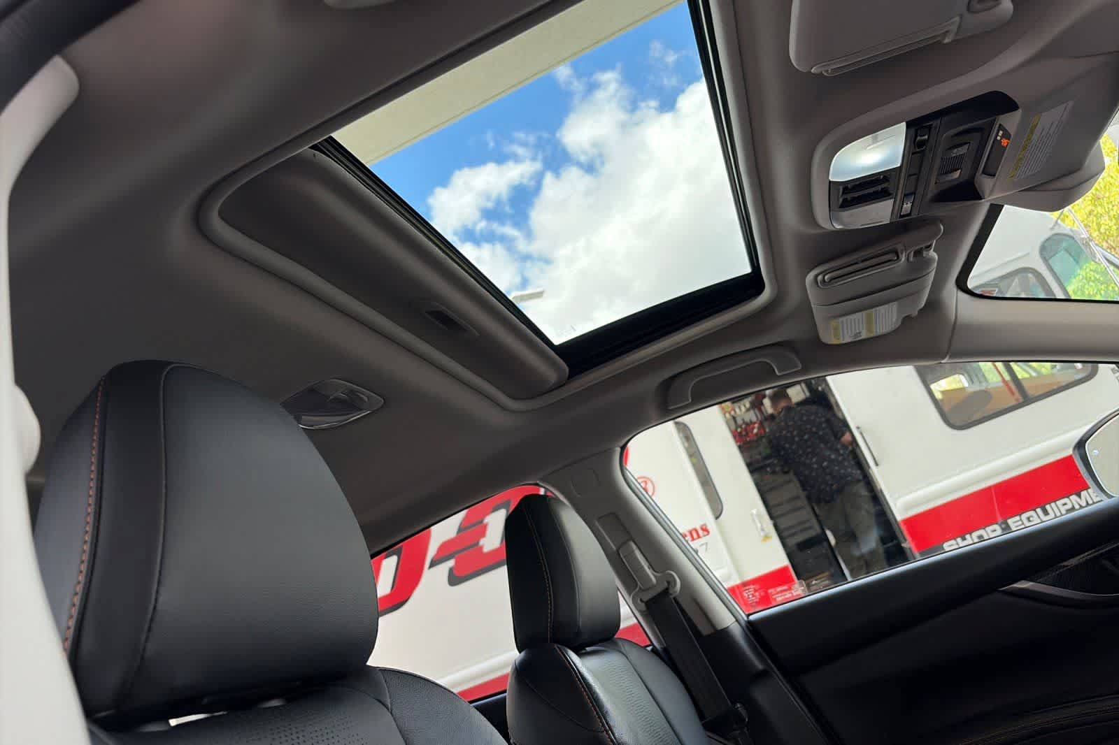 Used 2019 Subaru Crosstrek 2.0i Limited w/ Moonroof Package w/Navigation AWD/4WD image 17