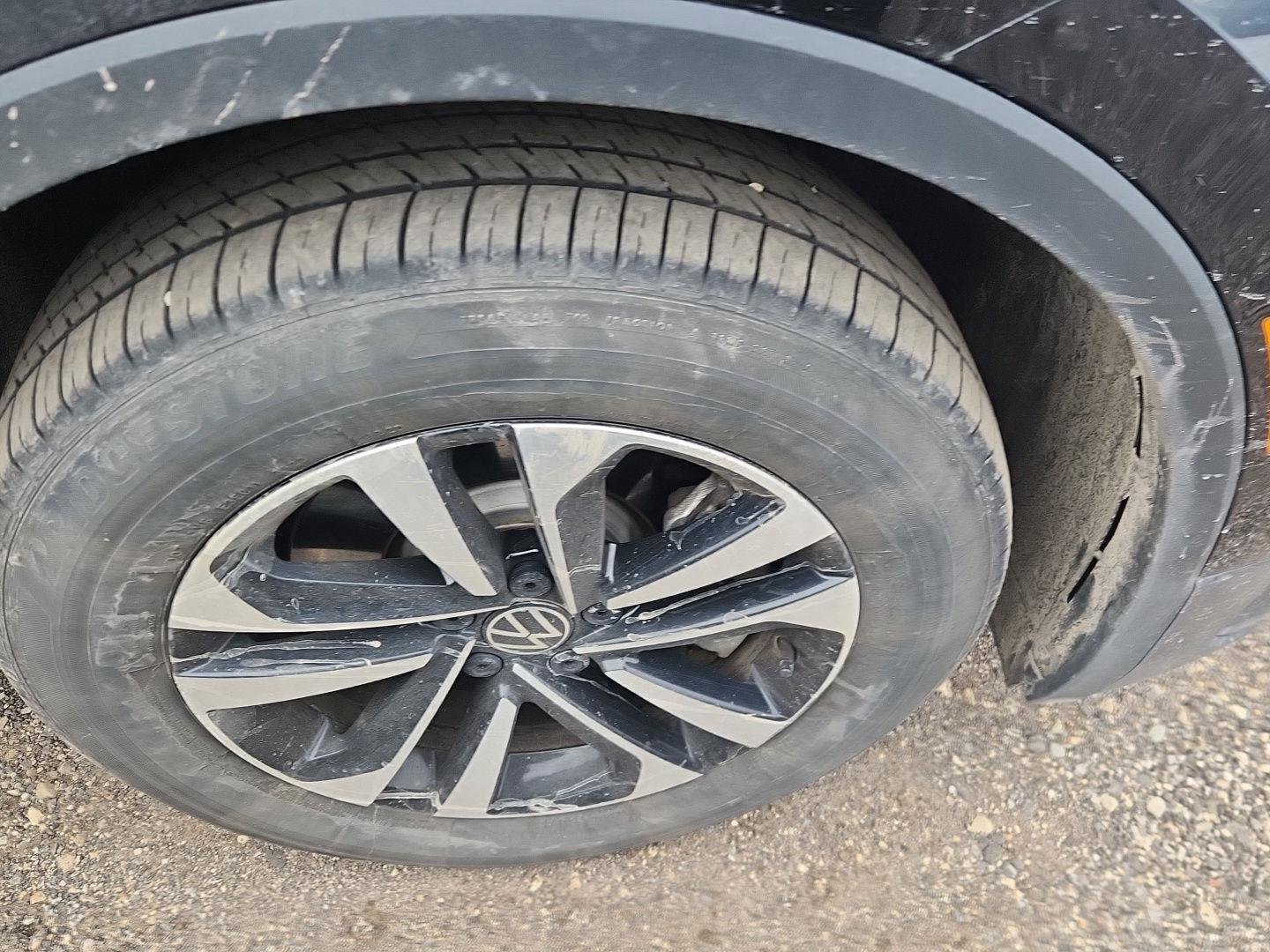 Used 2024 Volkswagen Tiguan S image 2