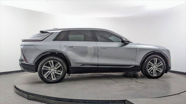 Used 2024 Cadillac Lyriq Tech w/ LPO, Floor Liner Package AWD/4WD image 9