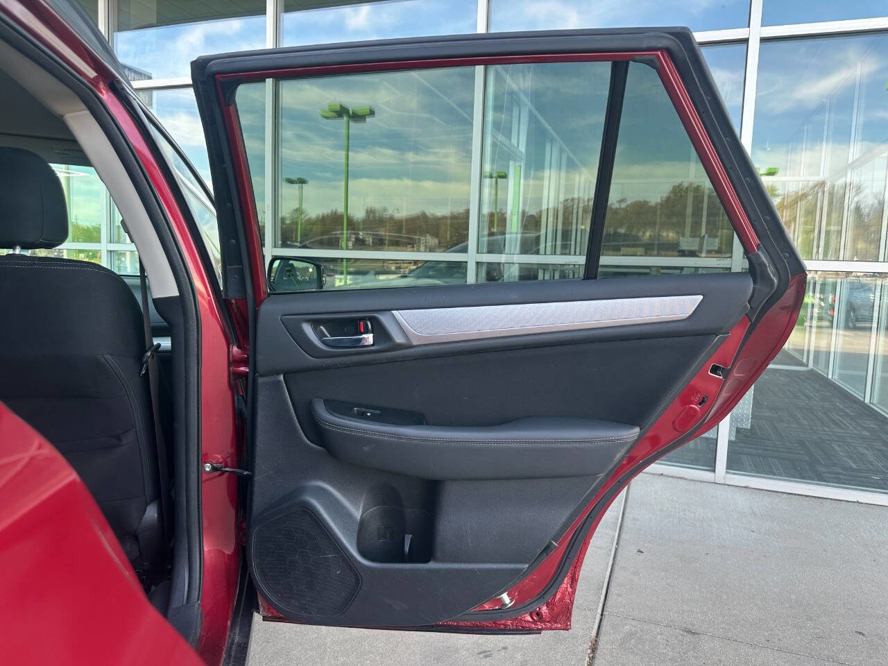 Used 2017 Subaru Outback 2.5i Premium image 44