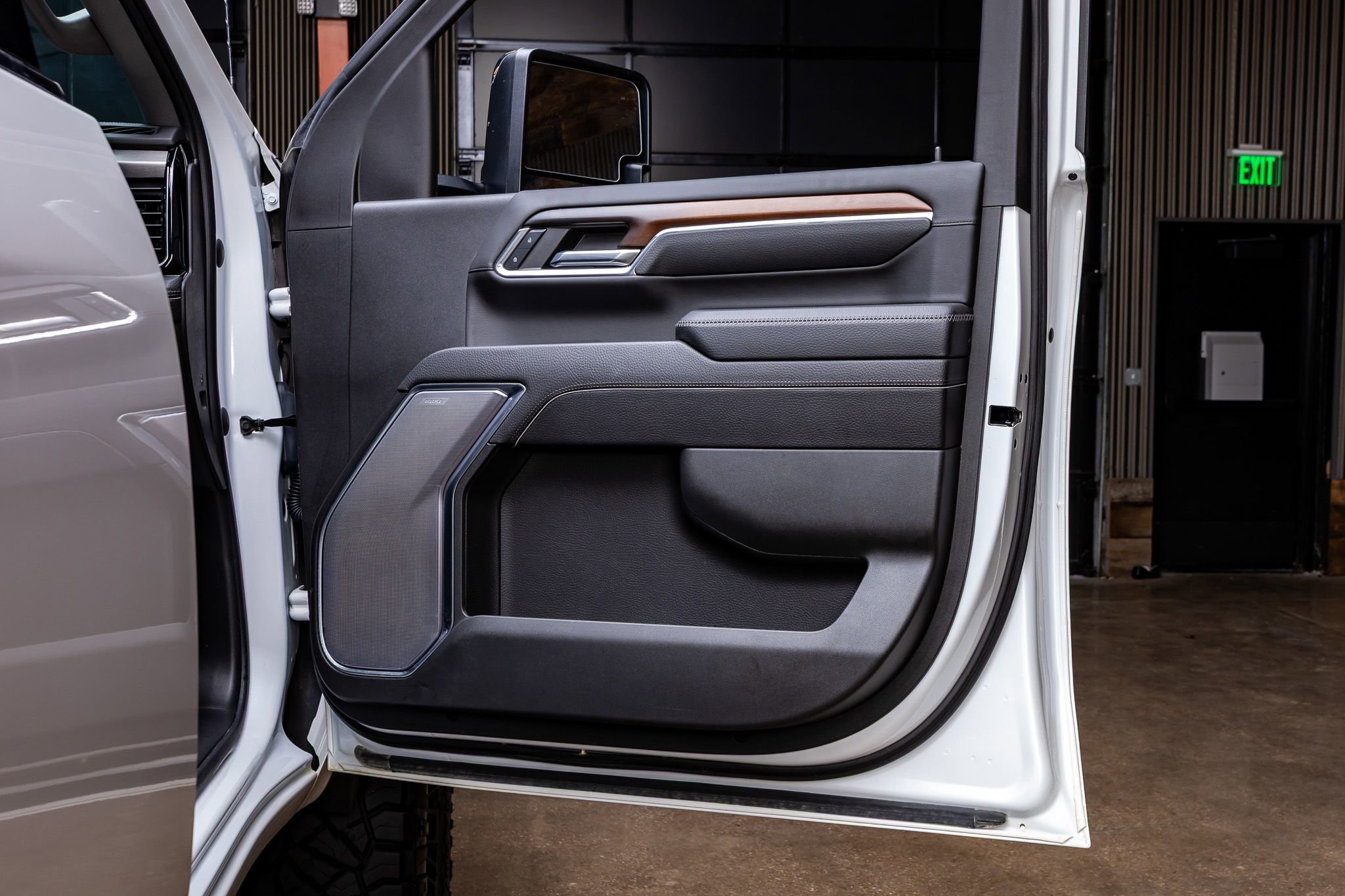 Used 2024 GMC Sierra 2500 Denali w/ Denali Reserve Package image 37