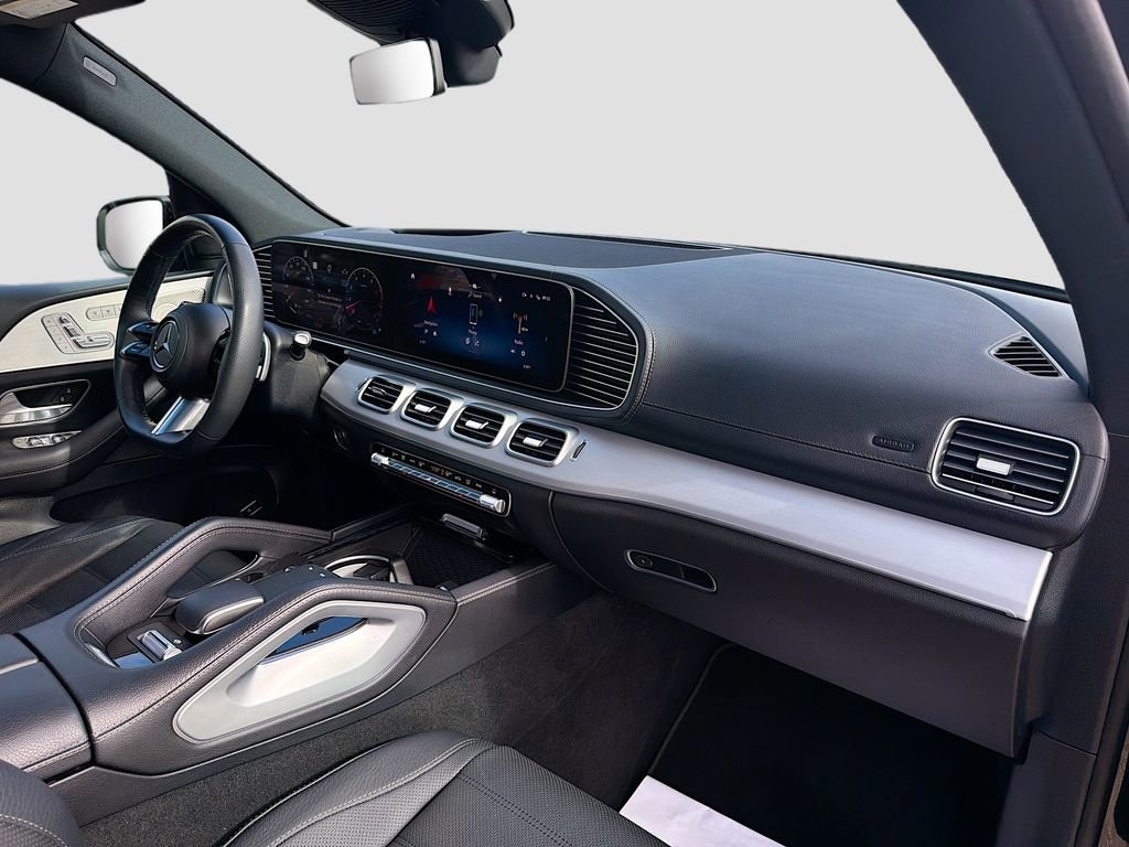 Used 2025 Mercedes-Benz GLS 450 4MATIC w/ Pinnacle Trim Package image 14
