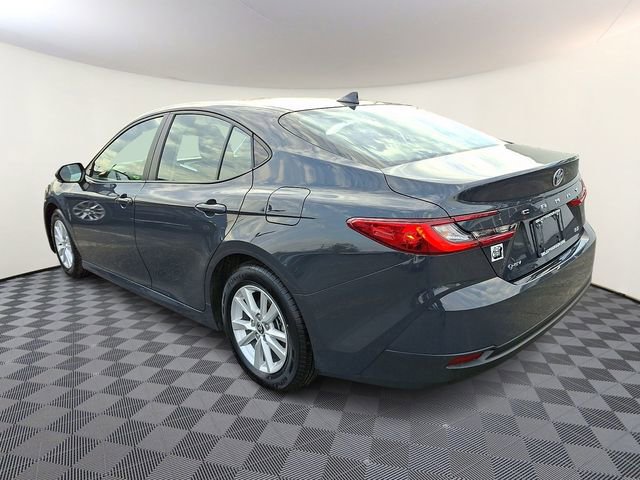 Used 2025 Toyota Camry LE image 4