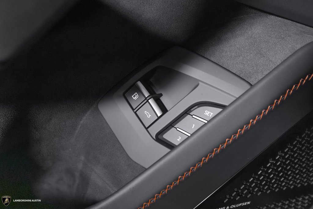 Used 2025 Lamborghini Urus SE image 21