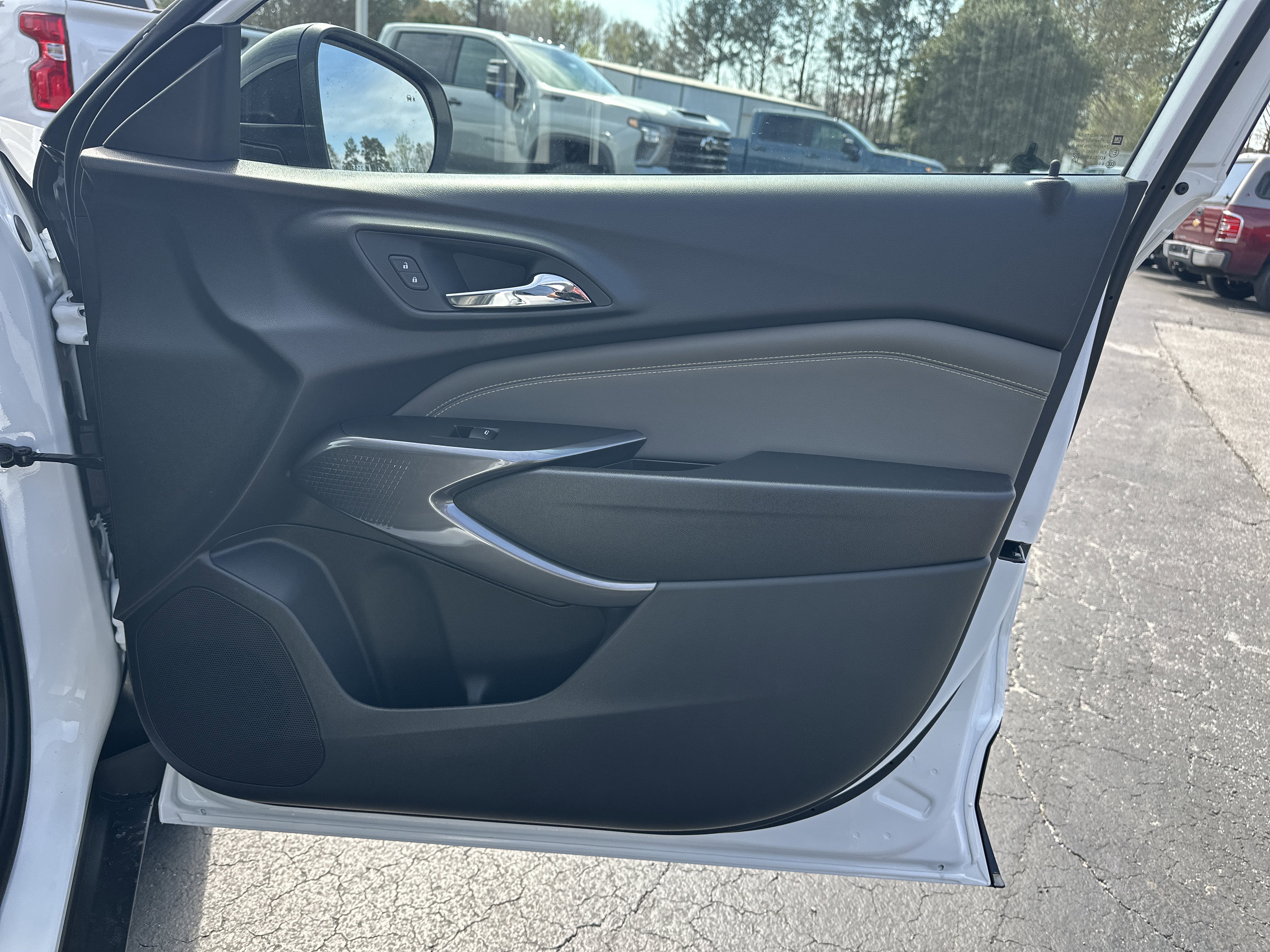 New 2026 Chevrolet Trax ACTIV w/ Sunroof Package FWD image 16