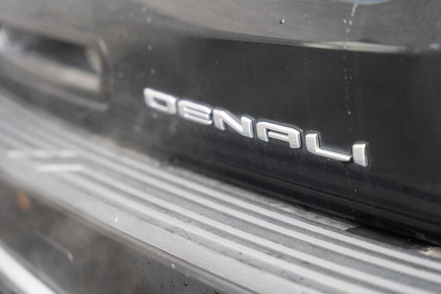 Used 2021 GMC Yukon Denali w/ Denali Premium Package image 10