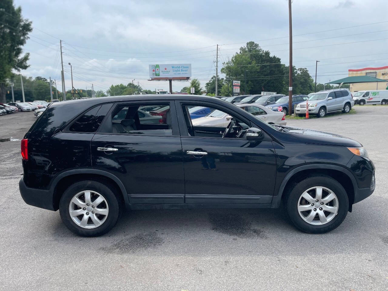 Used 2013 Kia Sorento LX w/ Value Pkg image 6