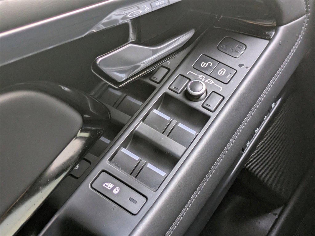 Used 2020 Land Rover Range Rover Evoque R-Dynamic HSE image 26