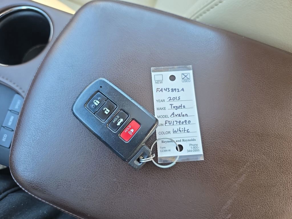 Used 2015 Toyota Avalon XLE Premium FWD image 39