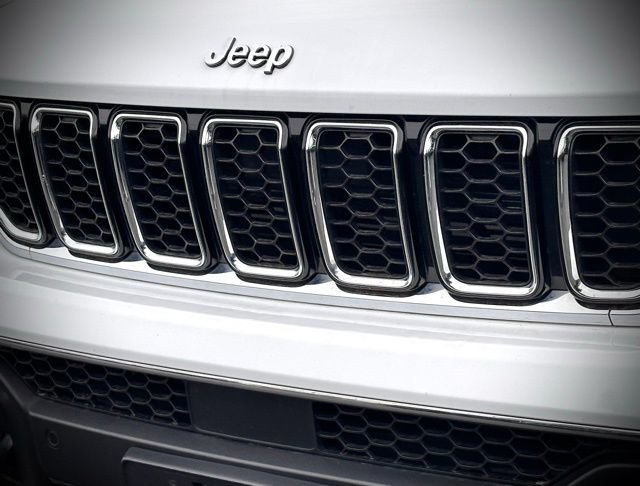 Used 2022 Jeep Grand Cherokee L Overland AWD/4WD image 3