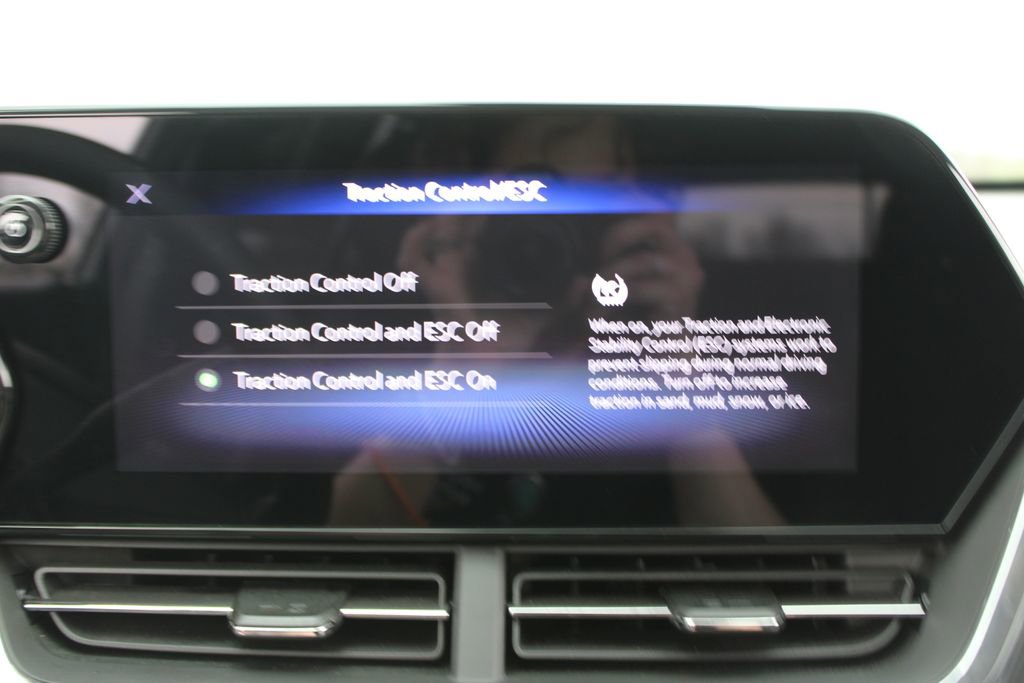 Used 2025 Chevrolet Trax LT image 45