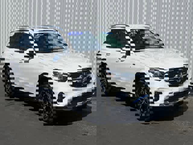 Used 2025 Mercedes-Benz GLC 350e 4MATIC image 8