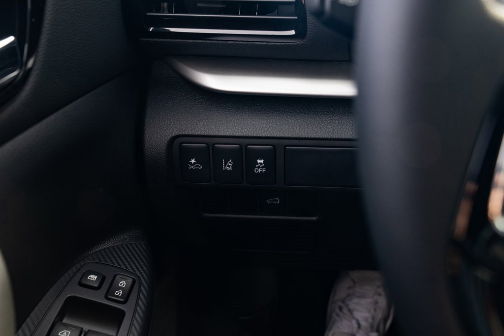 New 2025 Mitsubishi Eclipse Cross SEL image 13