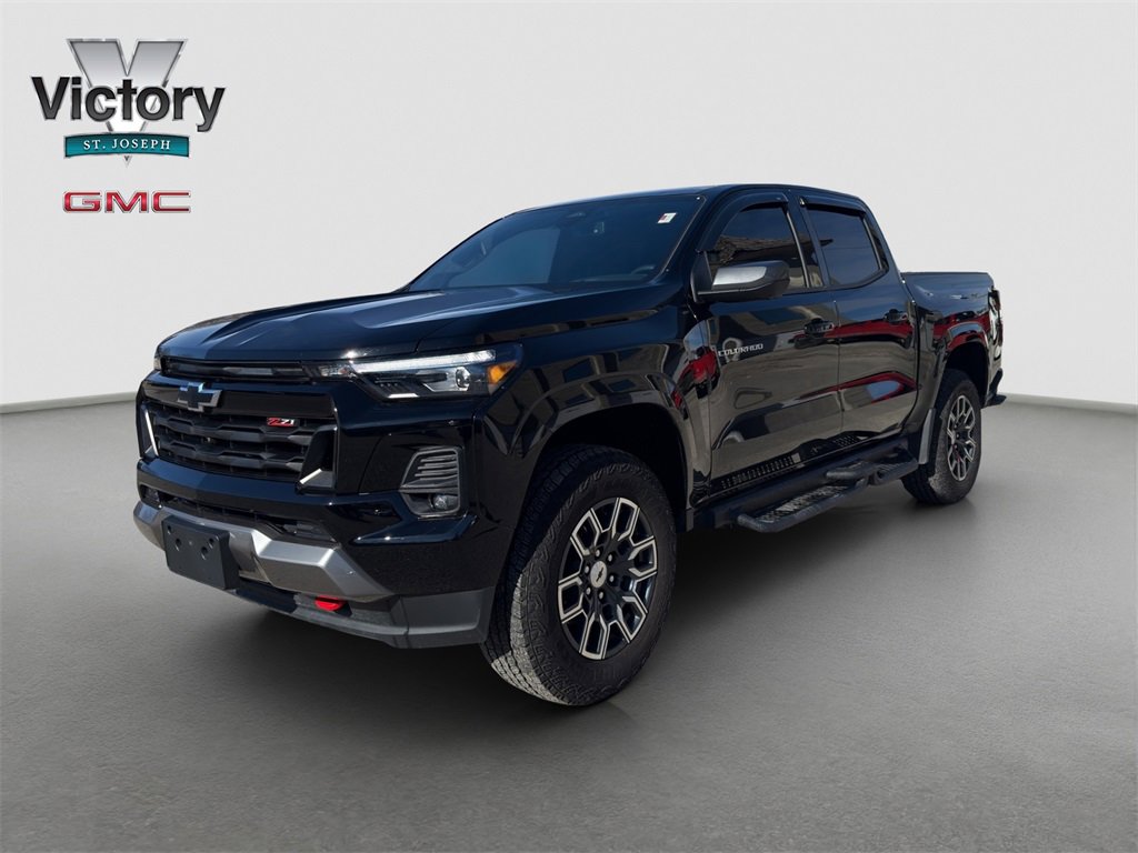 Used 2025 Chevrolet Colorado Z71 w/ Technology Package image 3