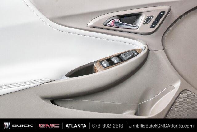 Certified 2018 Chevrolet Malibu Premier w/ Premier Sun and Wheel Package FWD image 7