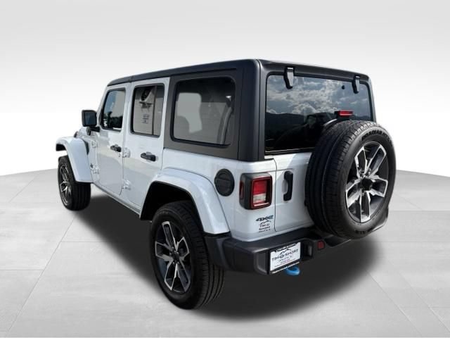 Used 2024 Jeep Wrangler Unlimited w/ Convenience Group AWD/4WD image 11
