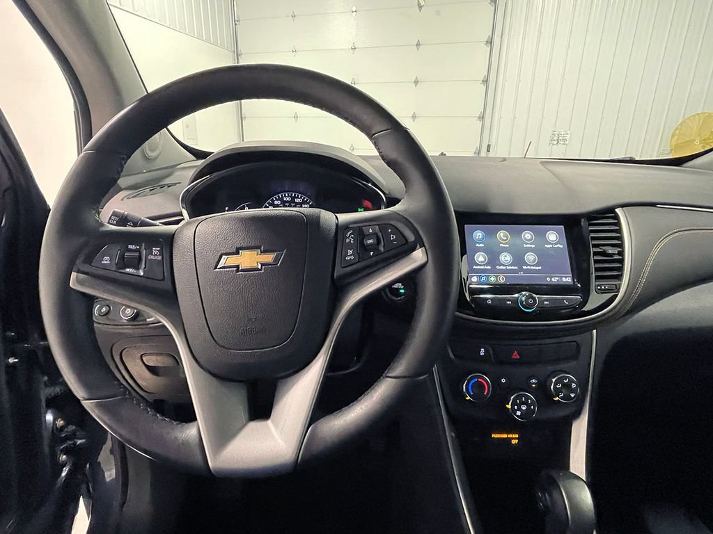 Used 2018 Chevrolet Trax LT w/ LT Convenience Package AWD/4WD image 34