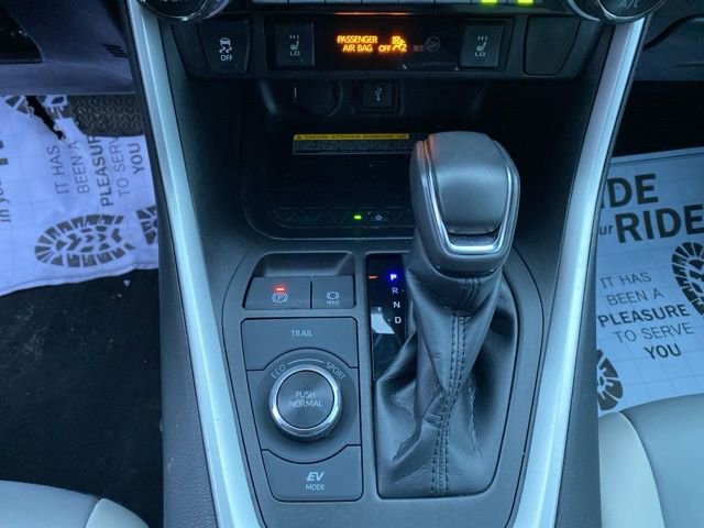 Used 2021 Toyota RAV4 XLE Premium image 33