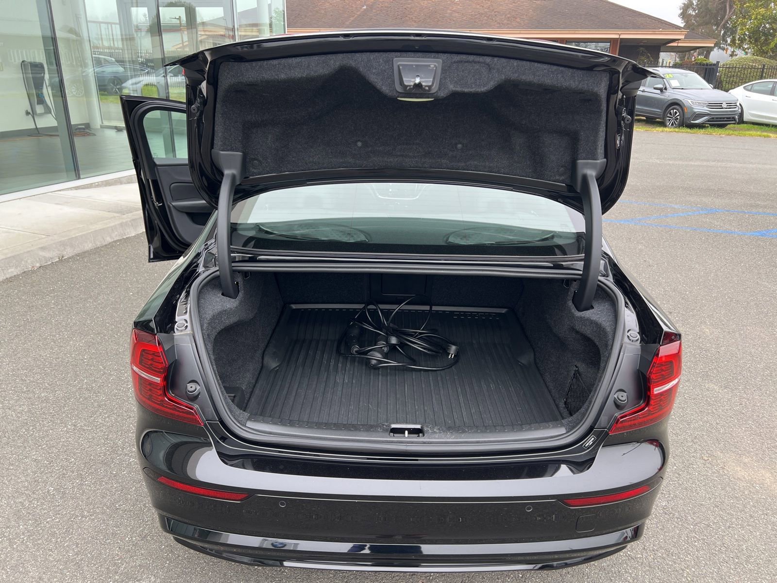 Used 2023 Volvo S60 T8 Plus w/ Climate Package AWD/4WD image 7