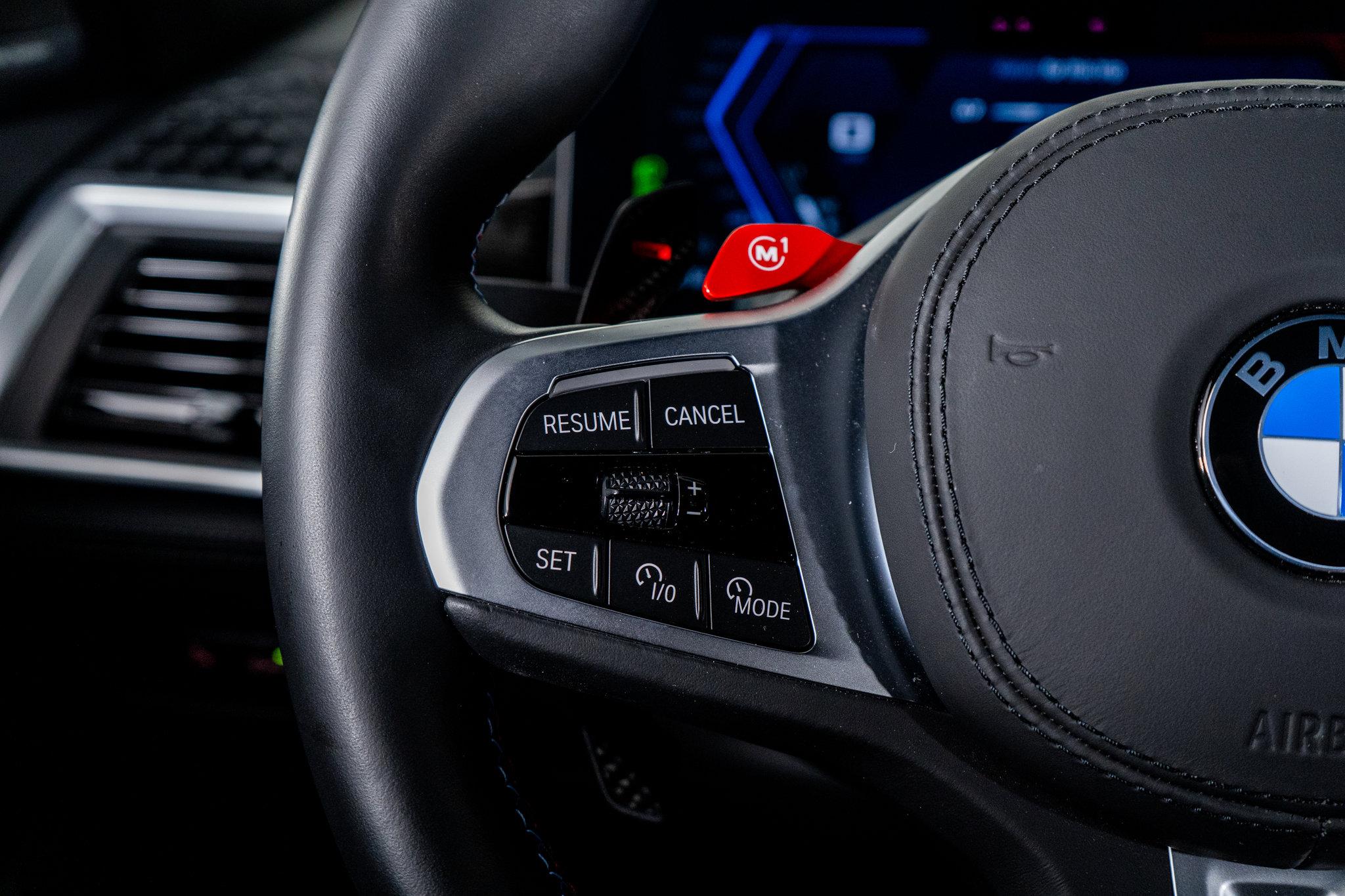 Used 2025 BMW X6 M Competition w/ Executive Package image 41