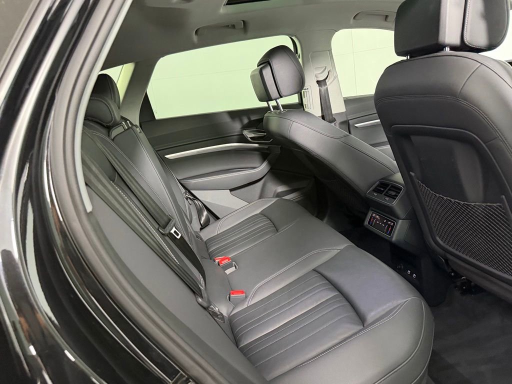Used 2021 Audi e-tron Premium w/ Convenience Plus Package AWD/4WD image 30