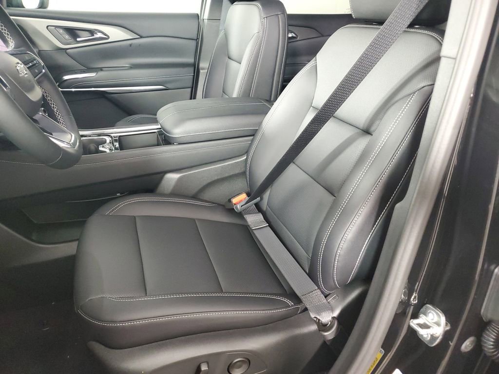 New 2026 Chevrolet Traverse LT w/ Midnight/Sport Edition FWD image 12