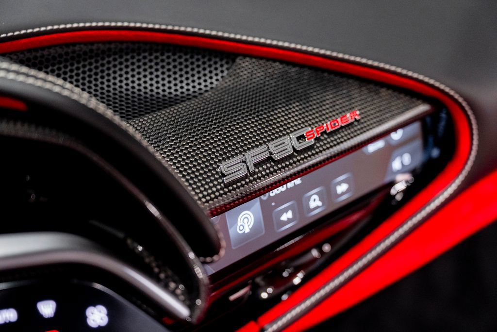 Used 2022 Ferrari SF90 Spider AWD/4WD image 58