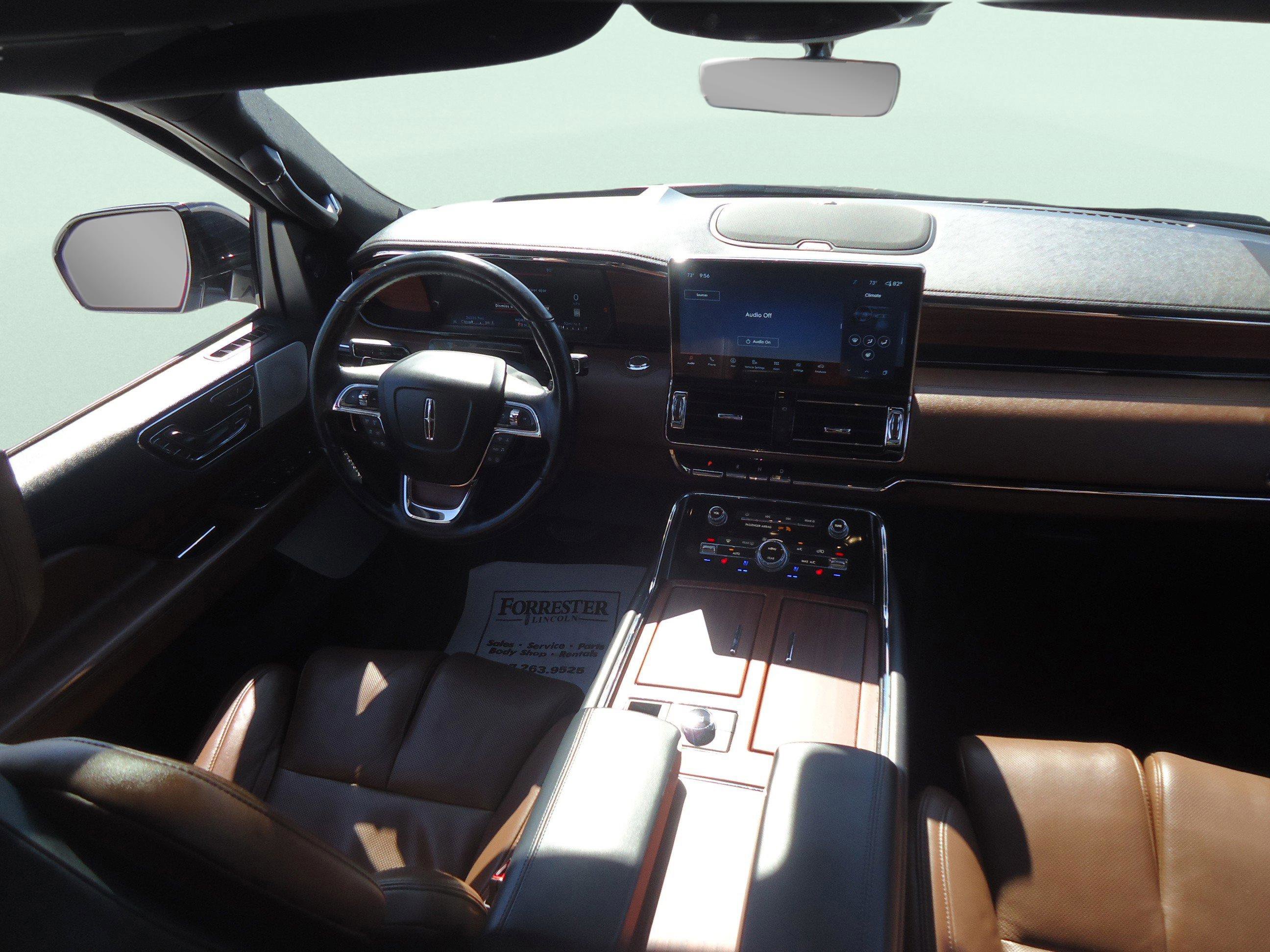 Used 2024 Lincoln Navigator L Reserve AWD/4WD image 10