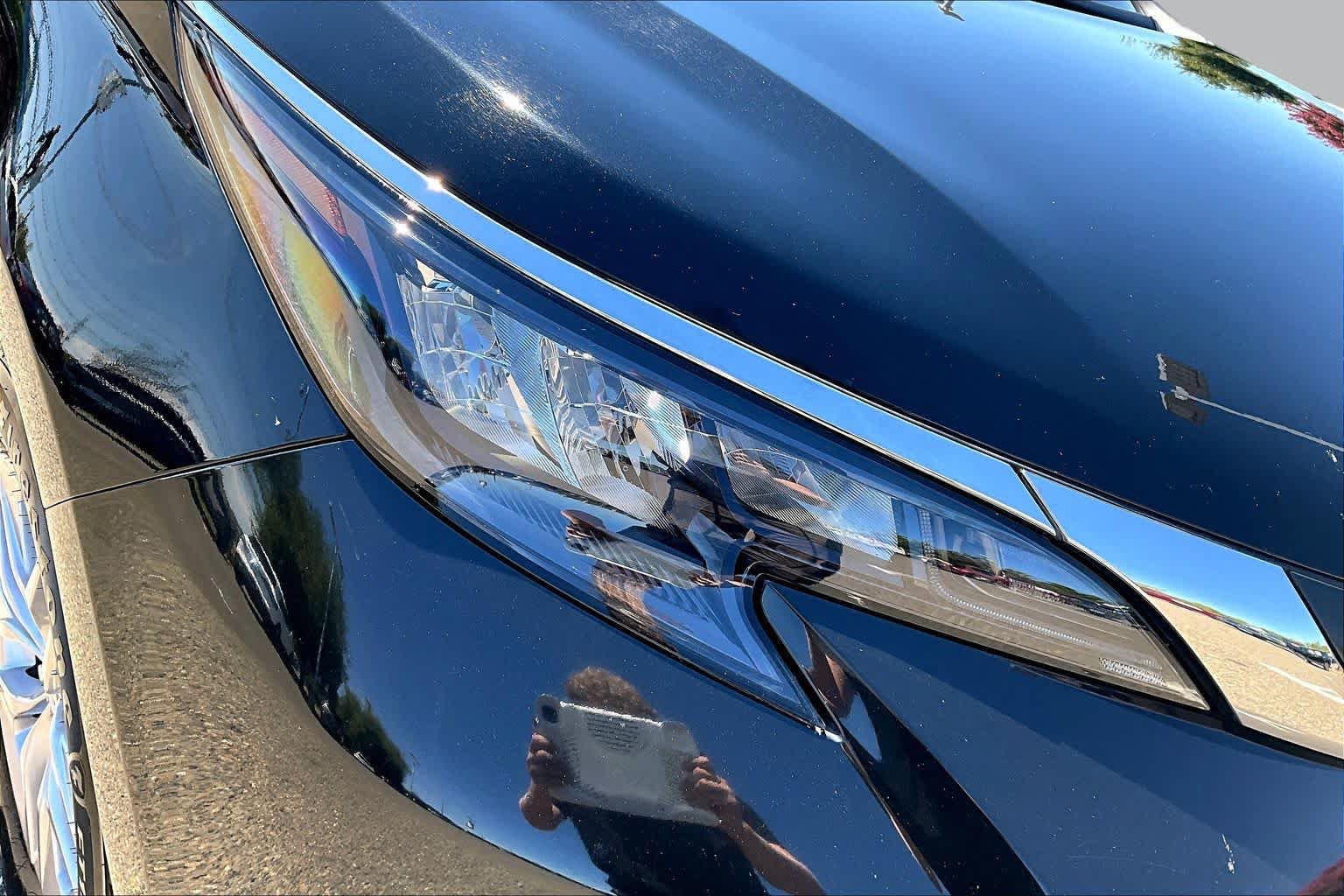 Certified 2025 Toyota Sienna LE FWD image 27