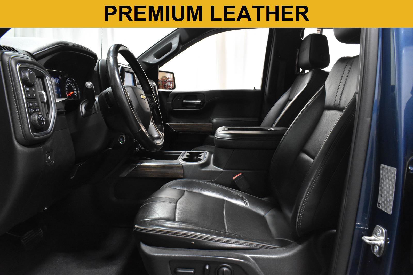 Used 2019 Chevrolet Silverado 1500 High Country w/ High Country Premium Package AWD/4WD image 4