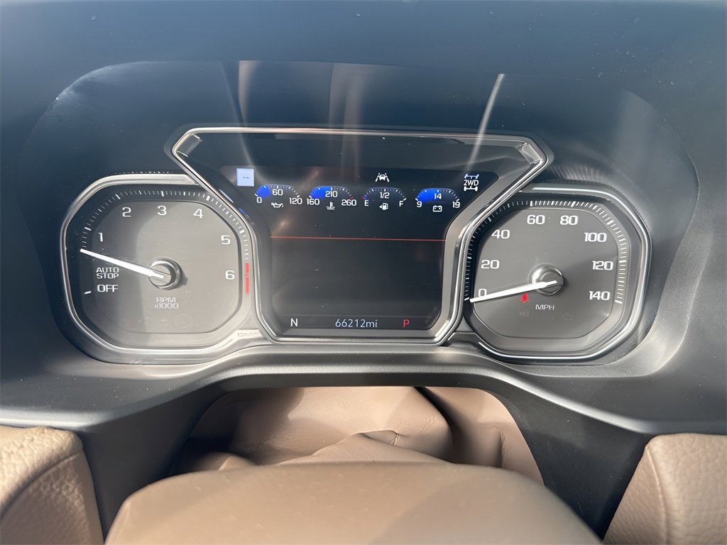 Used 2021 GMC Yukon XL Denali w/ Denali Premium Package image 26