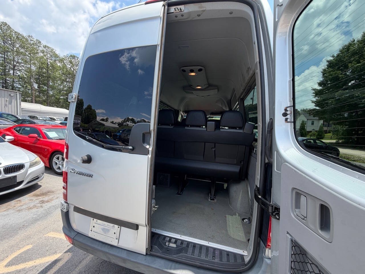 Used 2008 Dodge Sprinter 2500 RWD image 9