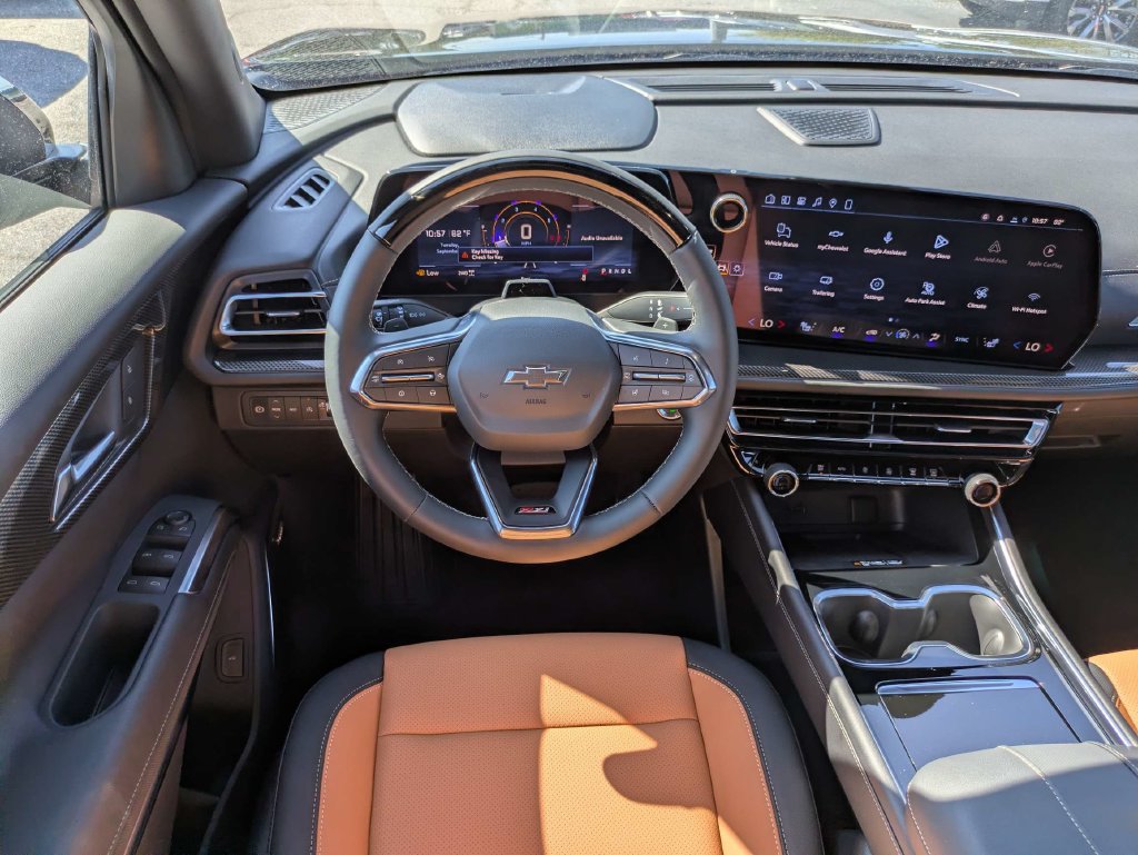 New 2027 Chevrolet Traverse Z71 w/ Enhanced Driving Package AWD/4WD image 17