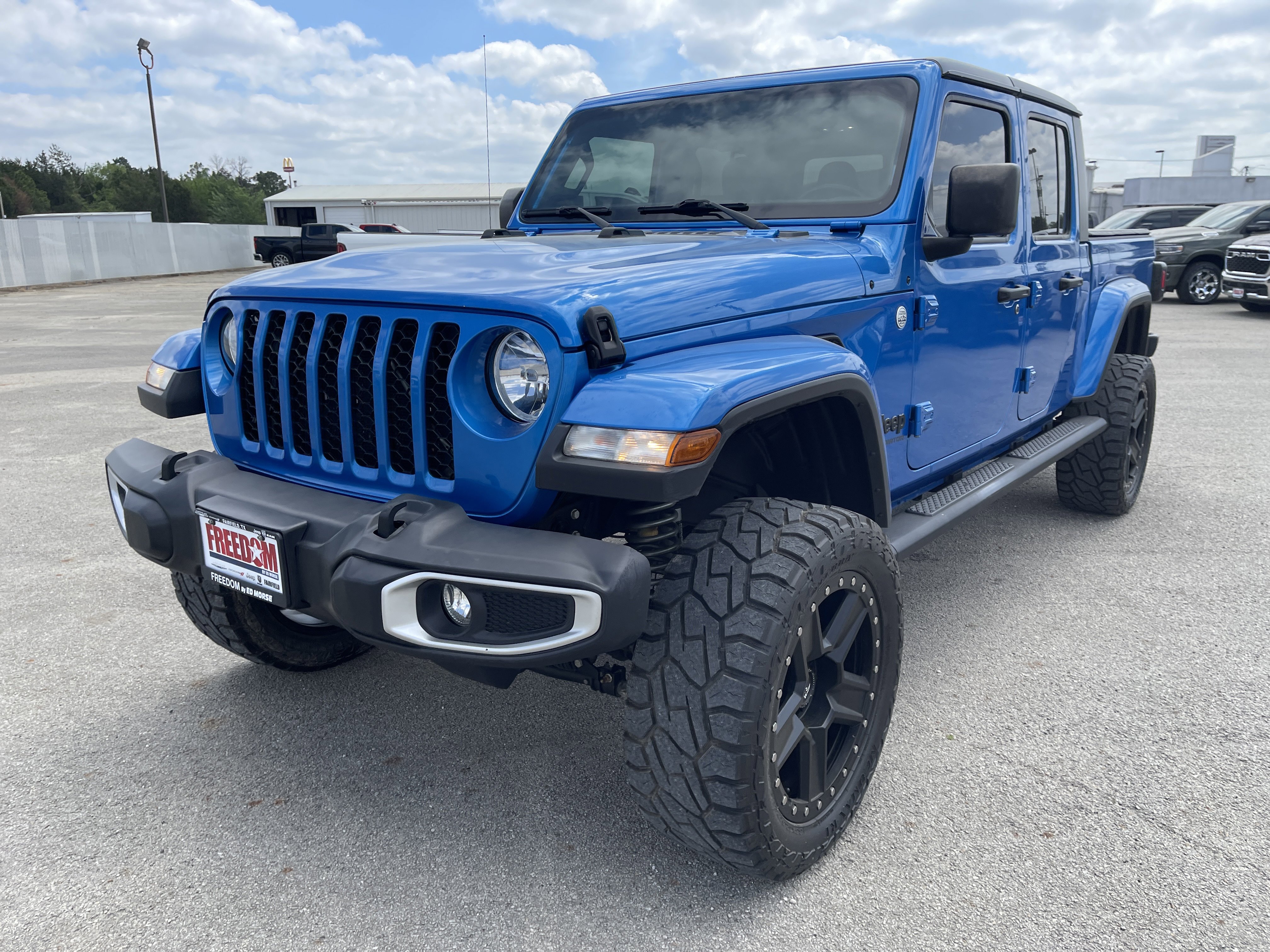 Used 2020 Jeep Gladiator Sport w/ Quick Order Package 24S image 8